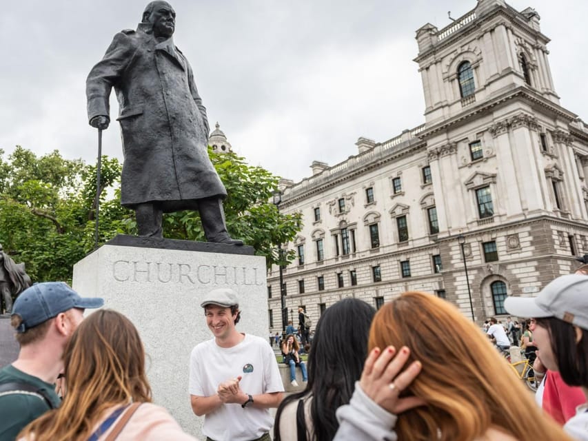 London: Big Ben, Churchill War Rooms & Buck'ham Palace Tour - Guides, pacing, and the small-group difference