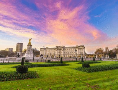 London: Buckingham Palace and Royal London Walking Tour - Starting at the King’s Gallery, then linking the royal world