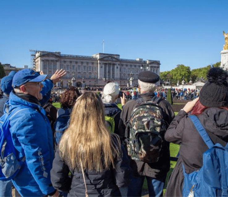London: Buckingham Palace and Royal London Walking Tour - Entering Buckingham Palace: State Rooms and the multimedia guide