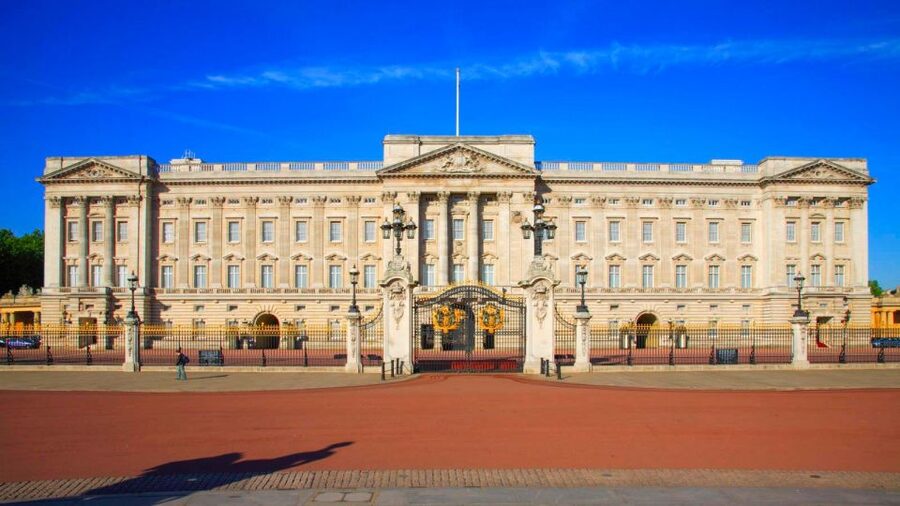 London: Buckingham Palace & Changing of the Guard Experience - The red tunics, bearskin helmets, and the fanfare moment you came for