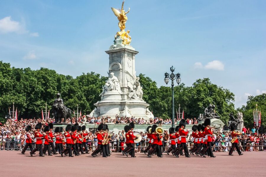 London: Buckingham Palace Entry & Changing of the Guard Tour - Why this Buckingham Palace tour works beyond the postcard photo