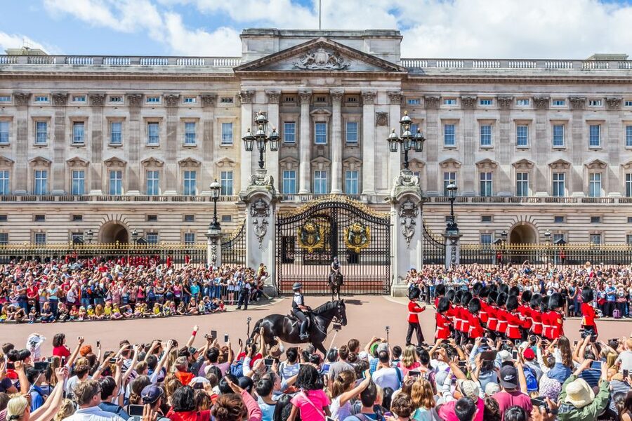 London: Buckingham Palace Entry & Changing of the Guard Tour - Who should book this tour (and who should skip it)