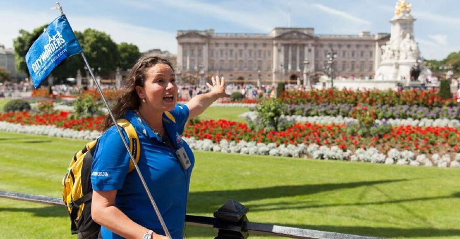 London: Buckingham Palace Entry Ticket & Royal Walking Tour - The Mall and St James’s Park walk: where London starts telling stories