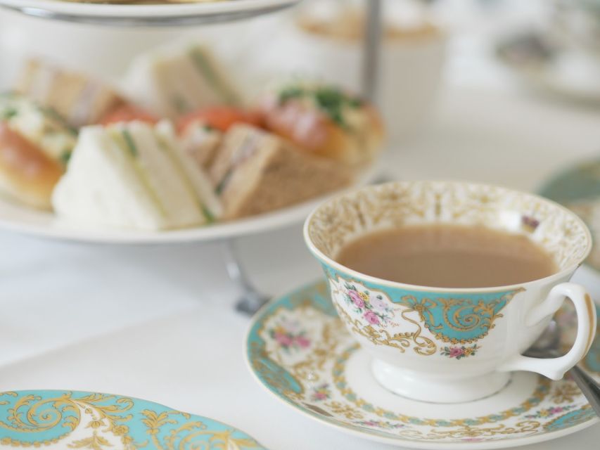 London: Buckingham Palace Walk & Tea at Kensington Palace - Kensington Gardens, the Golden Gates, and Diana’s memorial places