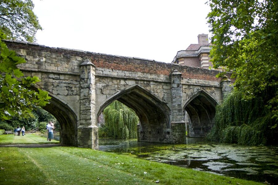 London: Entry Ticket to Eltham Palace and Gardens - The Gardens: 19 Acres of Roses, Rock Pools, and Medieval-Era Surprises