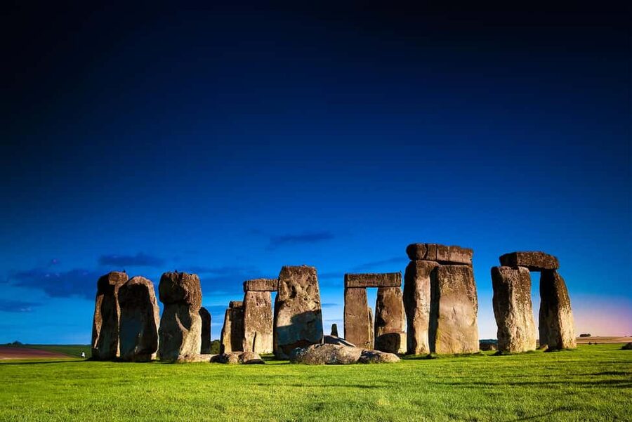 London: Stonehenge, Windsor Castle, Bath, Lacock & Pub Lunch - Stonehenge at the new Visitor Centre: what you learn before you look