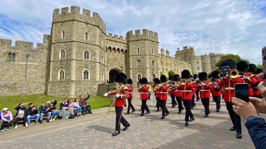 London: Stonehenge, Windsor Castle, Bath, Lacock & Pub Lunch - Windsor Castle: best odds for the royal highlights