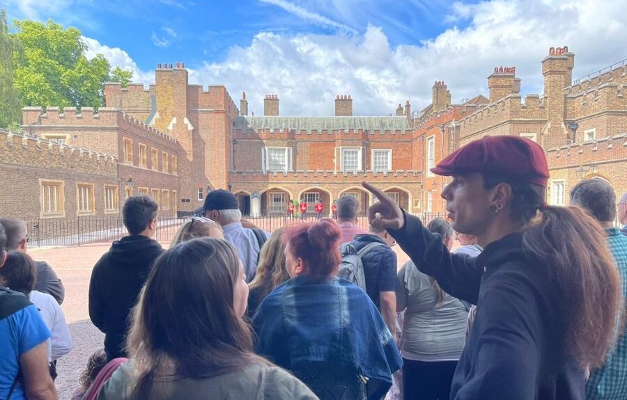 London: The Changing of the Guard Tour and Buckingham Palace - Key takeaways before you go