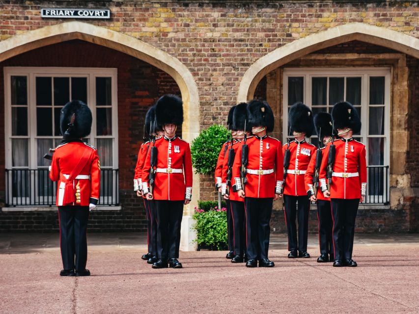 London: The Changing of the Guard Tour and Buckingham Palace - St James’s Park: birds, breathing room, and great photos