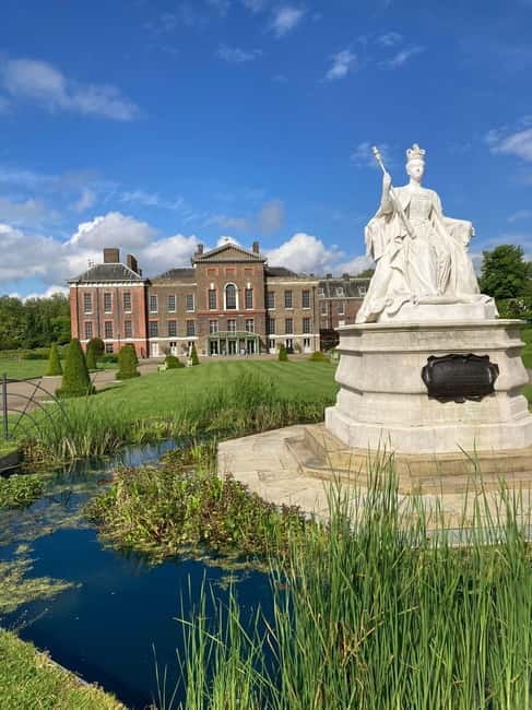 London: VIP Kensington Palace Gardens Tour & Royal High Tea - Choosing the upgrade: Kensington Palace entry and State Apartments access