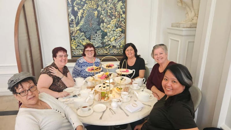 London: VIP Kensington Palace Gardens Tour & Royal High Tea - Kensington Palace Gardens: the walk that turns into a proper visit