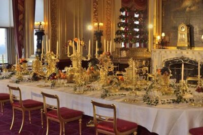 London, Windsor Castle, Hampton Court Palace with Free Snack Pack - Entering Windsor Castle: State Apartments in 90 Minutes