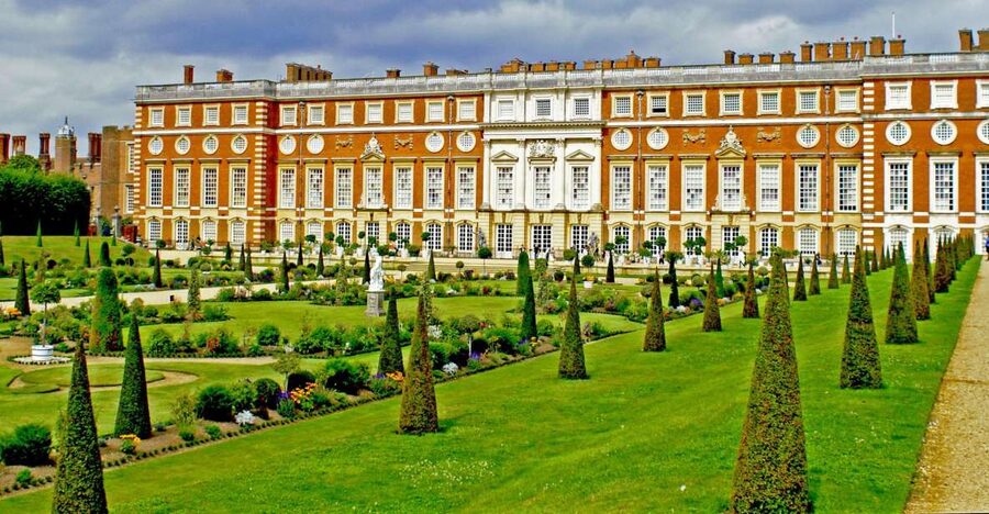 London: Windsor Castle & Henry VIII's Hampton Court Palace - Key Highlights You Should Care About