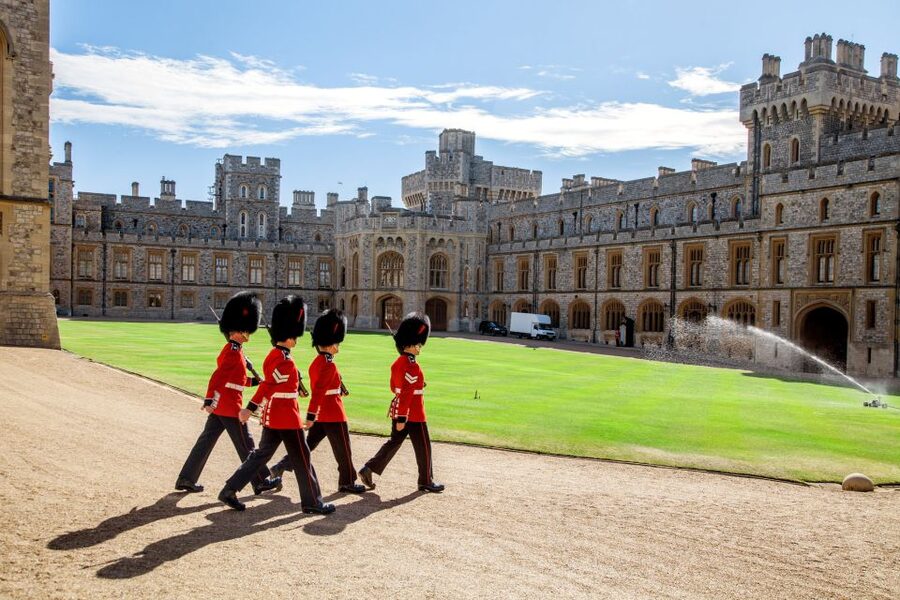London: Windsor Castle, Stonehenge, and Bath Day Trip - Victoria Coach Station to Gloucester Road: How the Day Runs
