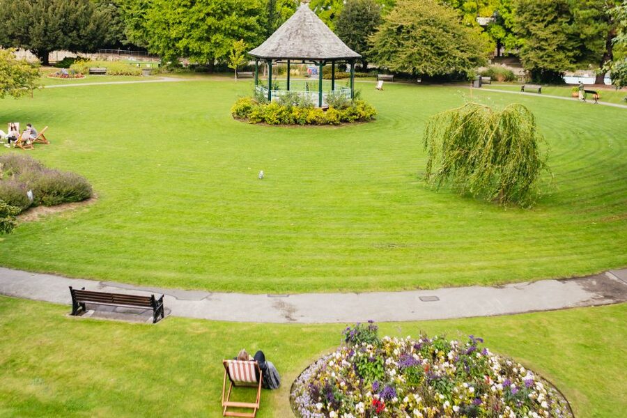 London: Windsor Castle, Stonehenge & Bath Full-Day Tour - Windsor on the Clock: What Free Time Feels Like