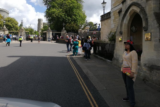 Luxury Private Vehicle Day Hire from & to London via Stonehenge & Windsor Castle - How the 7:00am London pickup makes a long day easier
