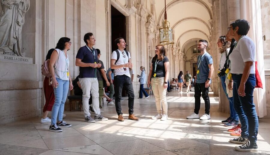 Madrid: 4-Hour Bus Tour with Royal Palace Admission - From gates to museums: Puerta de Toledo through Paseo del Prado