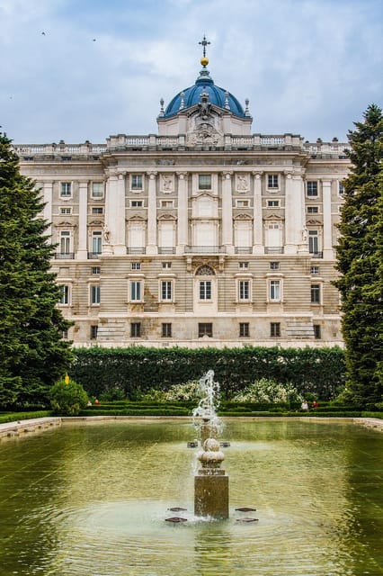 Madrid: Afternoon Royal Palace and Almudena Cathedral Tour - Royal Palace of Madrid: 3,418 Rooms and a Seat of Power