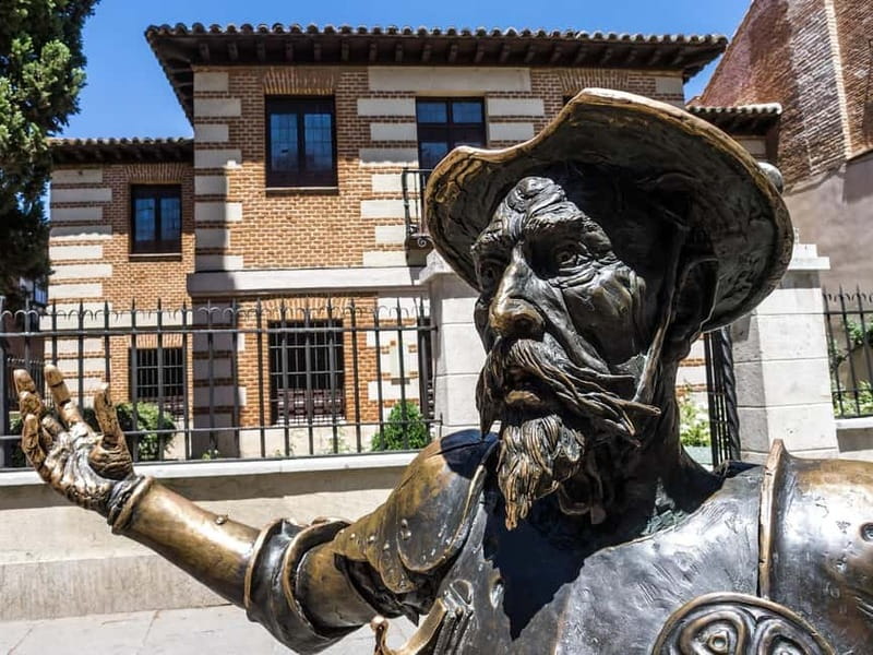 Madrid: Old Town, Poets District, and Royal Palace Tour - Central Madrid Essentials: Jacinto Benavente to Puerta del Sol