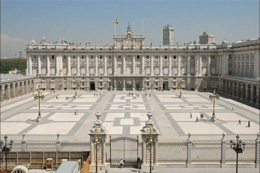 Madrid: Prado Museum and the Royal Palace Guided Tour - Royal Palace of Madrid: how the building works (and why it’s so dramatic)