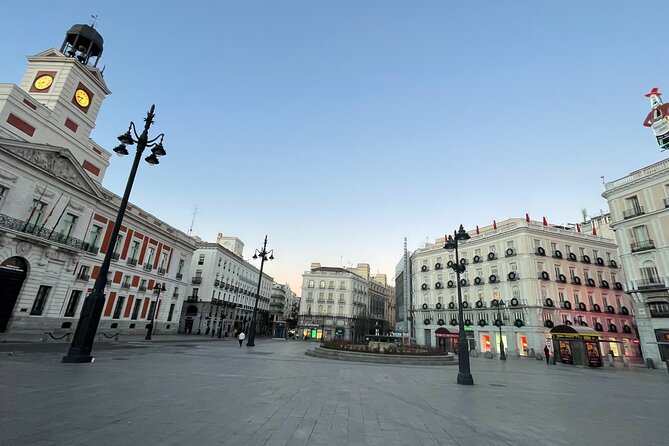 Madrid Royal Palace and Almudena Cathedral Guided Tour - Group size, stairs, and audio radios: comfort matters