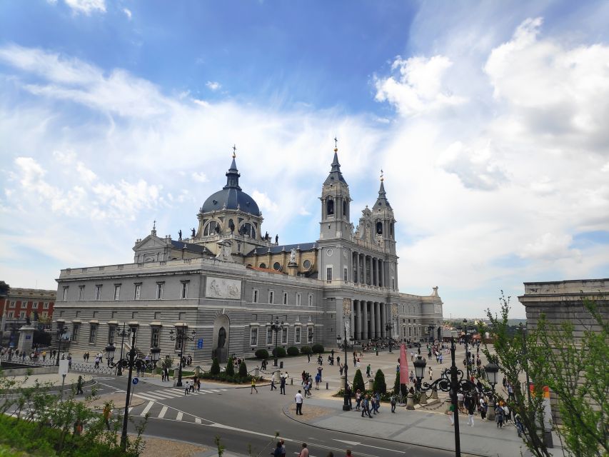 Madrid: Royal Palace and Almudena Cathedral Small-Group Tour - Why this Royal Palace + Almudena plan works (even if you’re short on time)