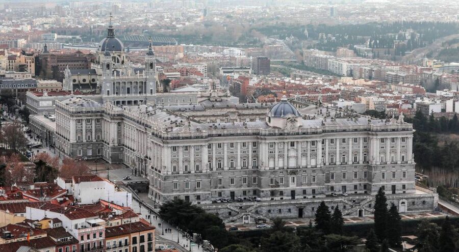Madrid: Royal Palace Entry Ticket and Small Group Tour - Group size, pacing, and the radio system reality check