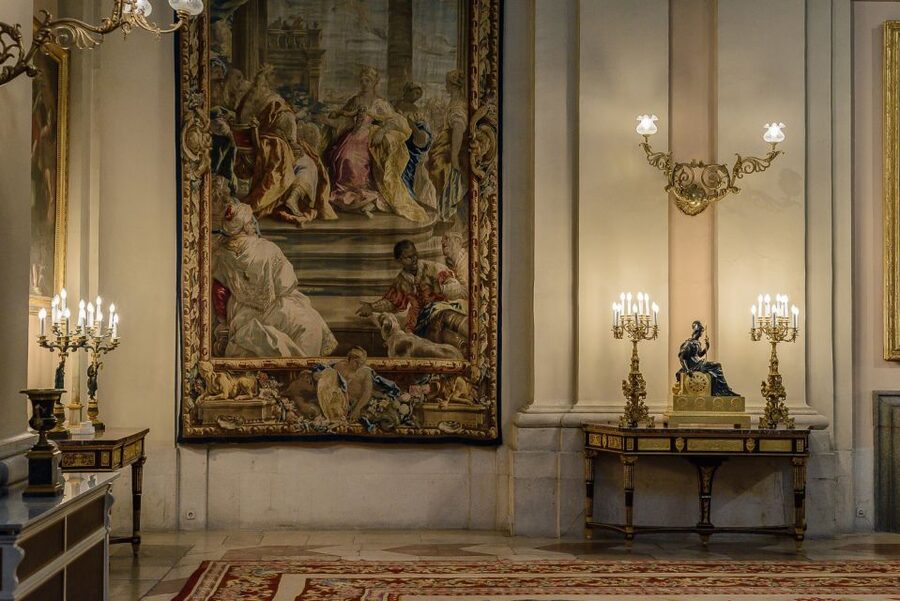 Madrid: Royal Palace Expert Guided Tour with Skip-the-Line - Private Royal Apartments: Where the palace feels human