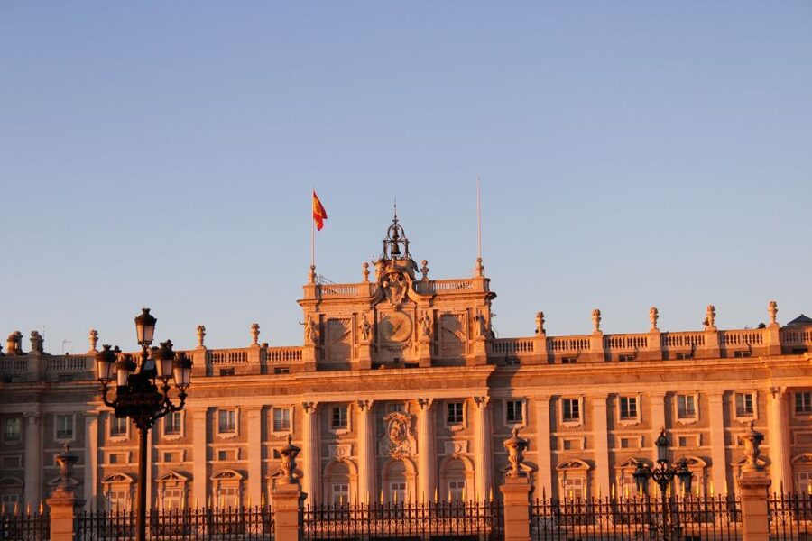 Madrid: Royal Palace Guided Tour with Entry Ticket - The Italian Baroque idea: why the palace looks the way it does