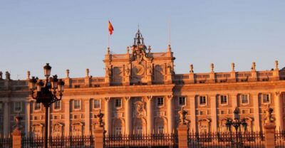 Madrid: Royal Palace Guided Tour with Entry Ticket - Entering early: how skip-the-line really feels in practice