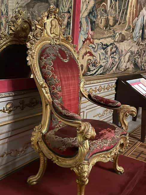 Madrid: Royal Palace Guided Tour with Entry Ticket - The guided format: value, pace, and the radio system
