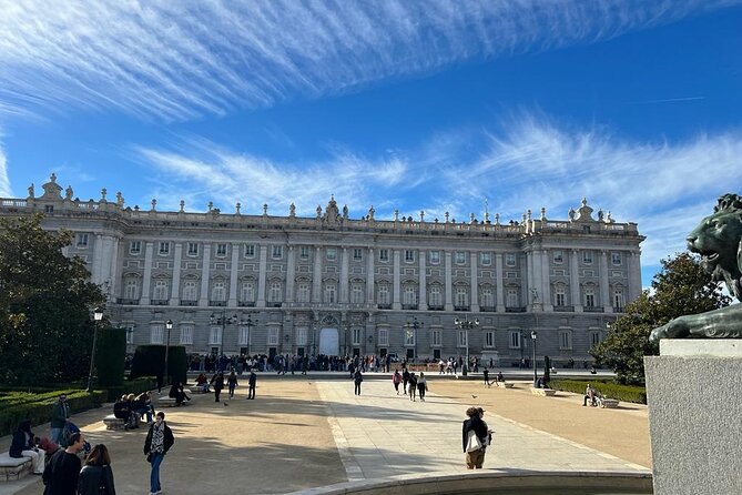 Madrid: Royal Palace Guided Tour with Skip the Line Ticket - Inside the Palace: How the Guided Route Works in Real Life