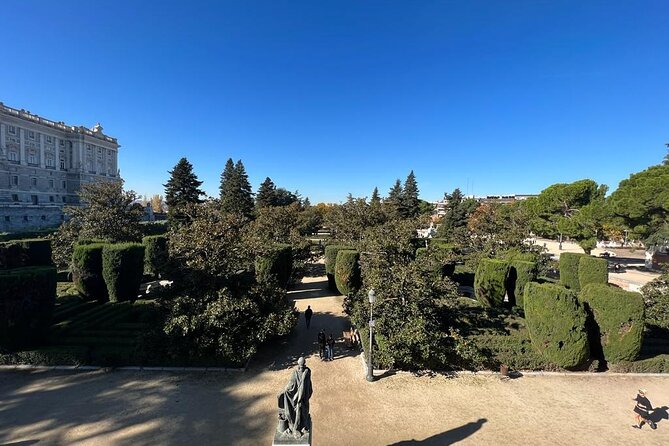 Madrid: Royal Palace Guided Tour with Skip the Line Ticket - Who This Tour Fits Best (and Who Might Want a Different Style)