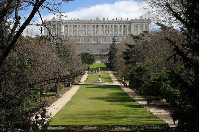Madrid: Royal Palace Guided Tour with Skip the Line Ticket - Skip-the-Line Admission and Headsets: The Smart Combo for Busy Days