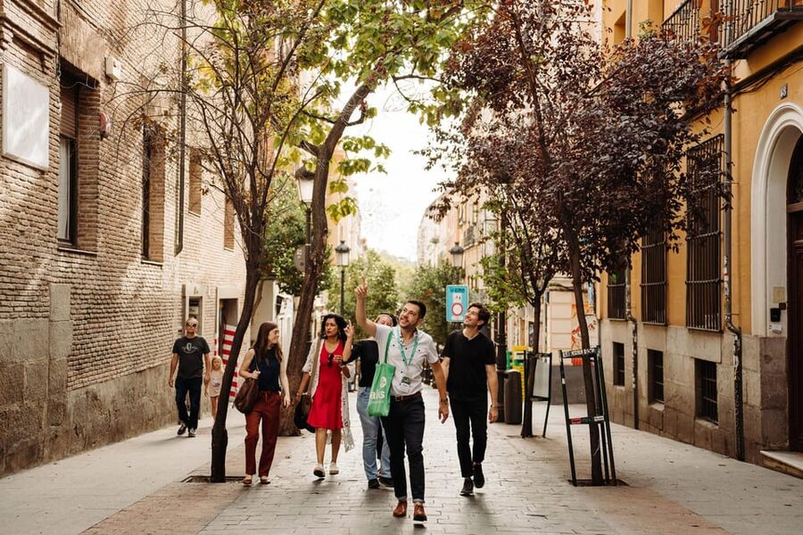 Madrid: Royal Palace, Prado Museum & Historic Center Tour - From Monumento a Goya to the Prado: How the Tour Starts