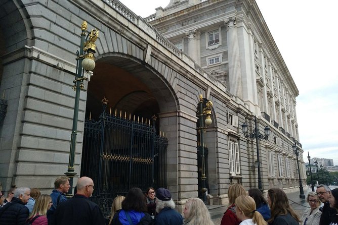 Madrid Royal Palace Private Tour with Skip-the-line Ticket - What you’ll actually see inside in 90 minutes