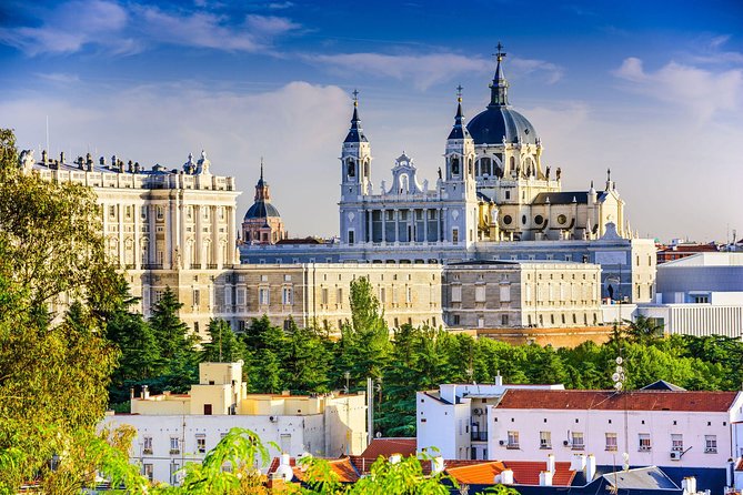 Madrid Royal Palace Professional Guided Tour with Skip the Line - Throne Room and Hall of Columns: the drama is intentional