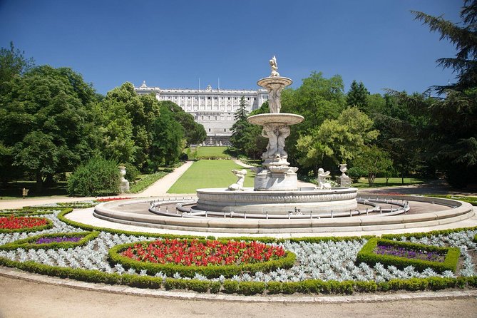 Madrid Royal Palace Professional Guided Tour with Skip the Line - How long it takes and how the walking feels
