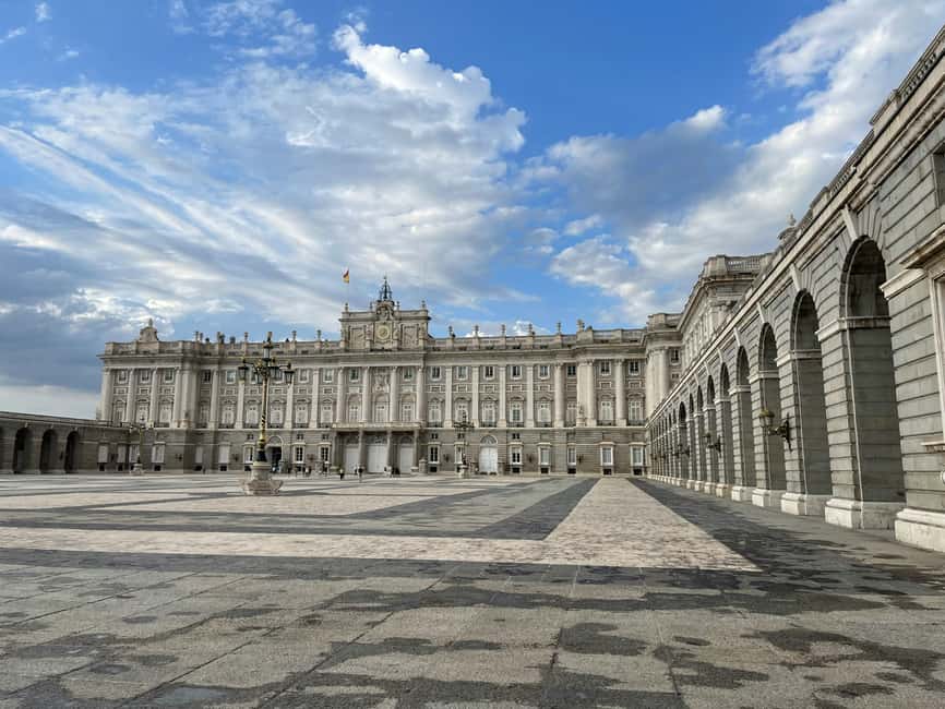 Madrid: Royal Palace Skip-the-Line Entry with Audio Guide - Picking up your ticket at Plaza de España 9