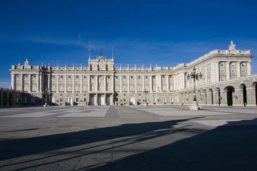 Madrid: Royal Palace Skip-the-Line Entry with Audio Guide - What you’ll see: instruments, art collections, and royal rooms