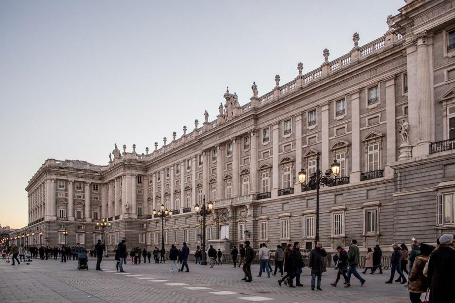 Madrid: Royal Palace Skip-the-Line Guided Tour - Key Things That Make This Tour Work