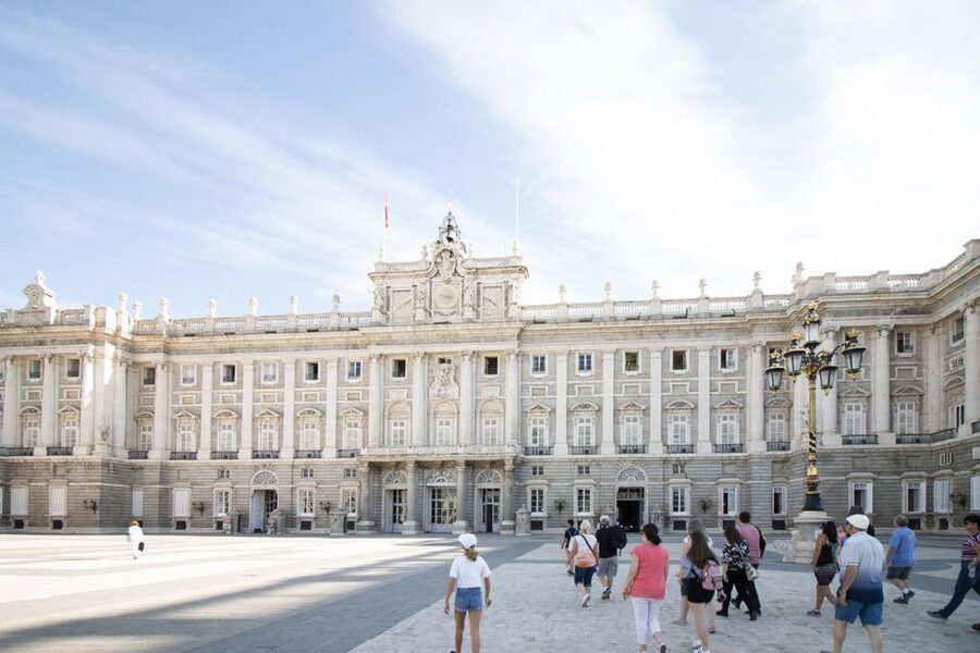 Madrid: Royal Palace Tour, Flamenco Show, & Tapas with Drink - Royal Palace Walking Tour: What You’ll Actually Learn