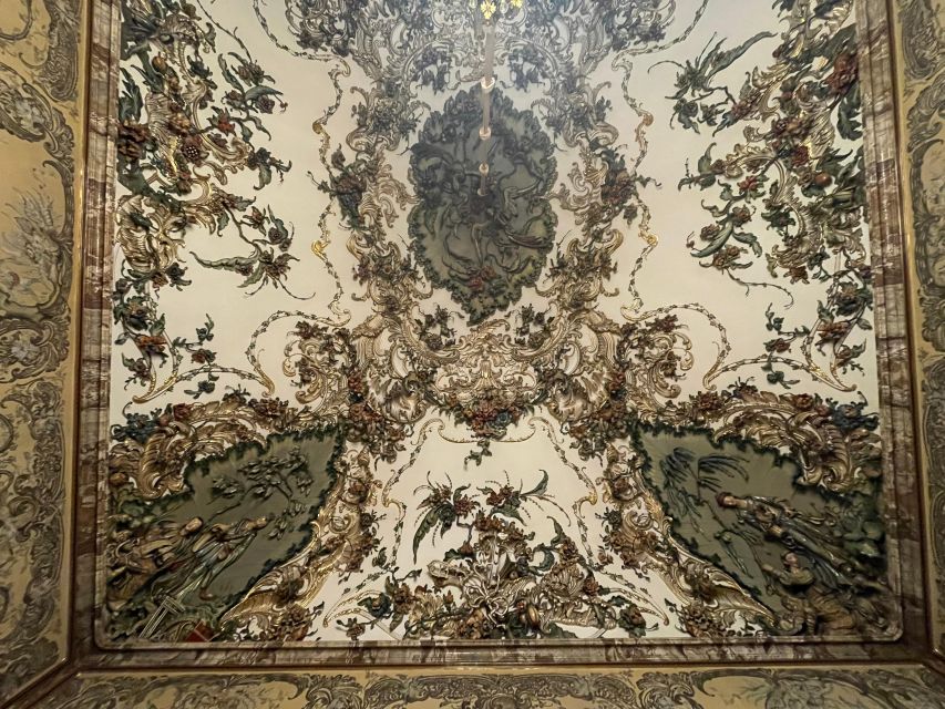 Madrid: Royal Palace tour - semi private or private - Small Group Pace: Why Semi-Private Works Better Than Big Tours