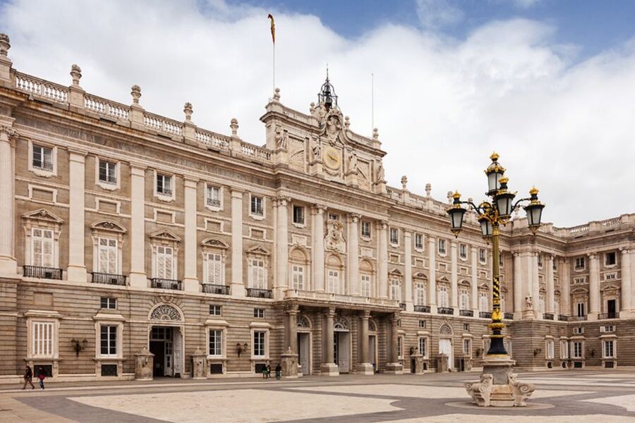 Madrid: Royal Palace VIP Tour with Skip-the-Line Ticket - Inside Madrid’s Royal Palace: Opulent Rooms in About Two Hours