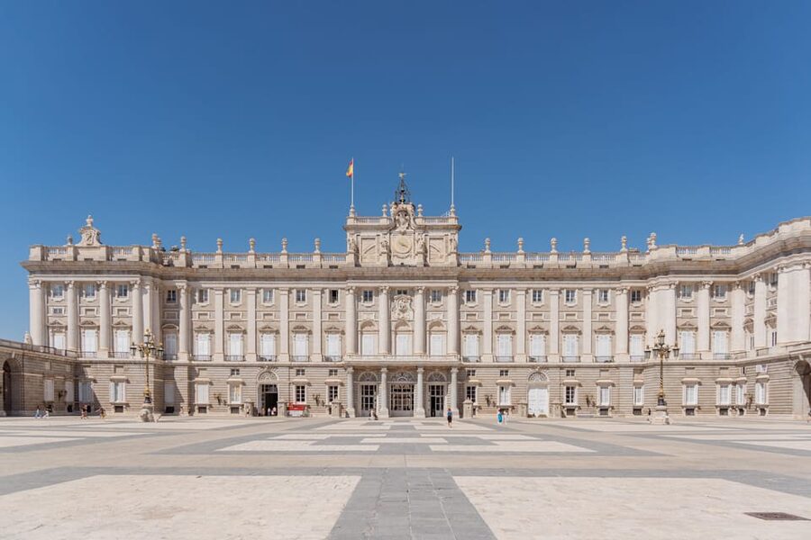 Madrid: Royal Palace VIP Tour with Skip-the-Line Ticket - Where to Meet: Plaza de Oriente and the White Umbrella