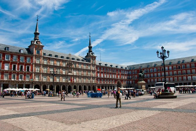 Madrid Sightseeing Tour with Royal Palace Skip the Line Ticket - A morning route through Madrid’s squares and monuments