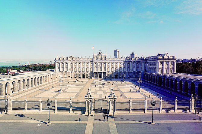 Madrid Sightseeing Tour with Royal Palace Skip the Line Ticket - Prado’s neighborhood and the 18th-century gates