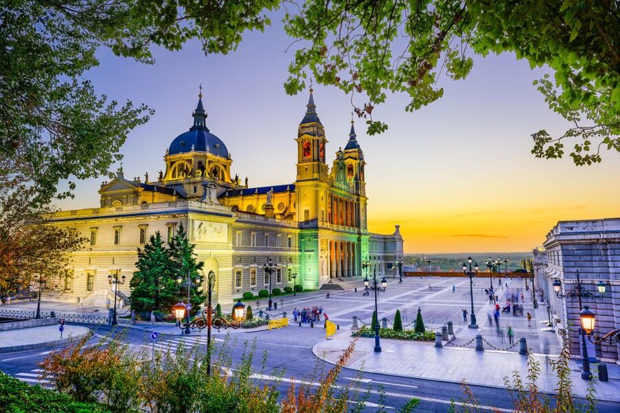 Madrid: Small-Group Royal Palace Guided Tour (Up to 8) - Plaza de Oriente to Royal Palace views before you enter