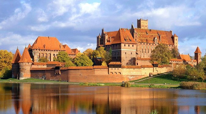 Malbork Castle and Westerplatte Tour with Lunch - A stress-free Malbork and Westerplatte day from Gdansk