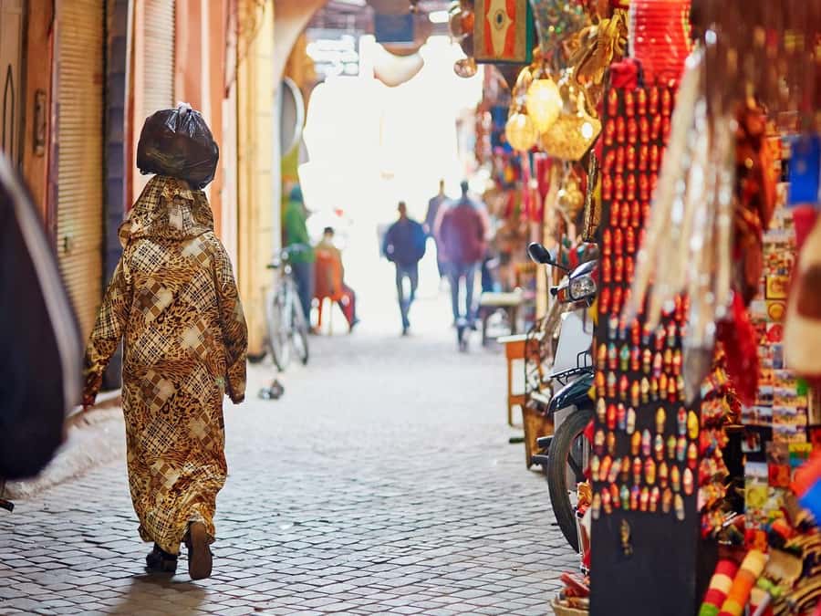 Marrakech: Bahia Palace, Ben Youssef Medersa, & Souks Tour - Souk Semmarine and Jemaa el-Fnaa: the market finale